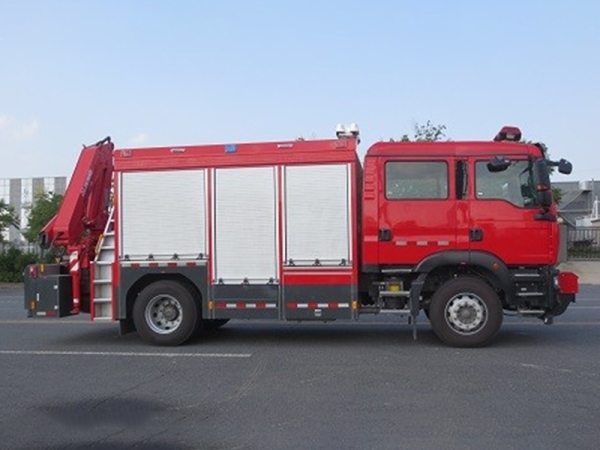 江特牌JDF5130TXFJY90/Z6型抢险救援消防车